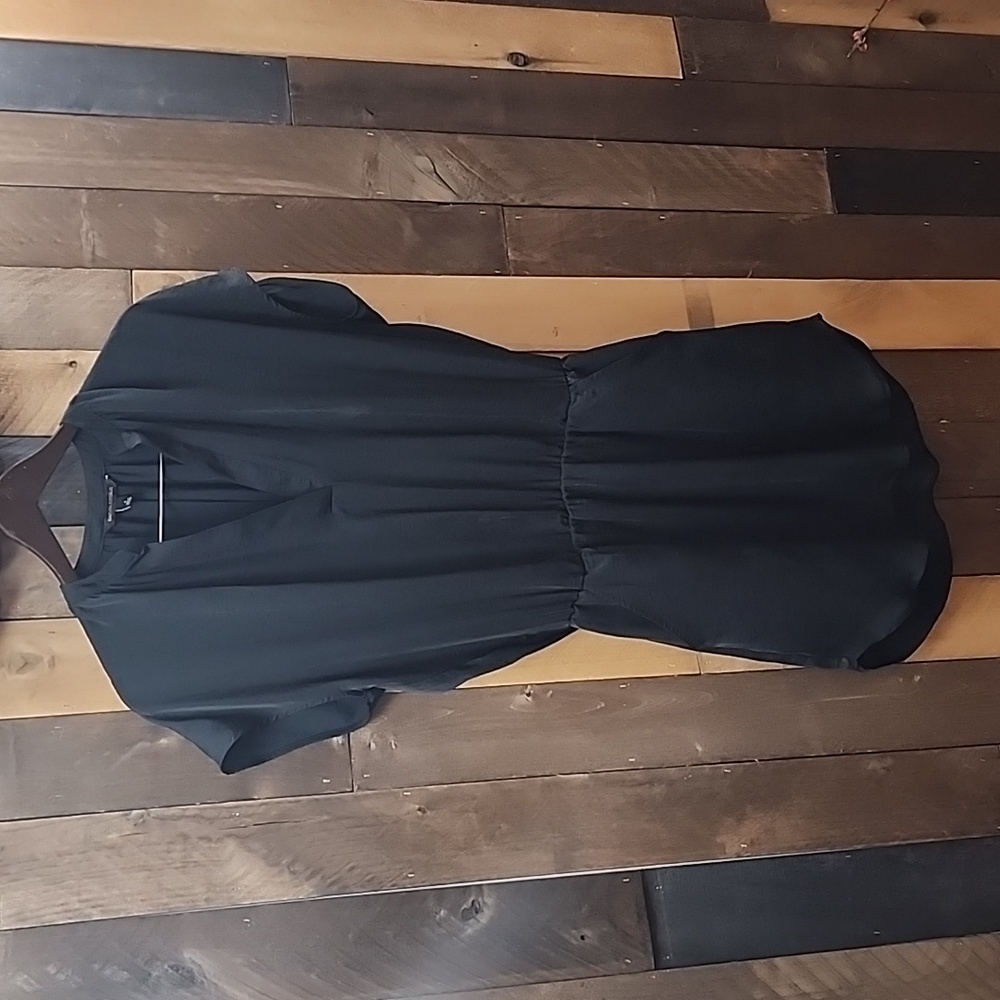 BANANA REPUBLIC  black satin v-neck dolman short sleeve mini dress